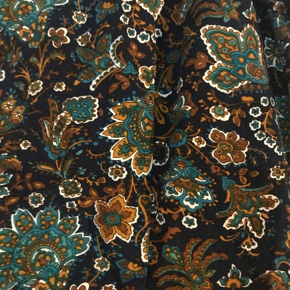 Sleeveless Paisley Dress - Picture 2 of 2